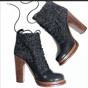 Dolce & Gabana Lace up high heeled booties 9